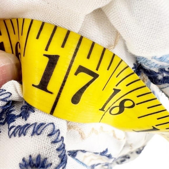 ✅ BTFL-life CRISS CROSS EMBROIDERED Blue/white cropped SIZE MEDIUM - Picture 8 of 8